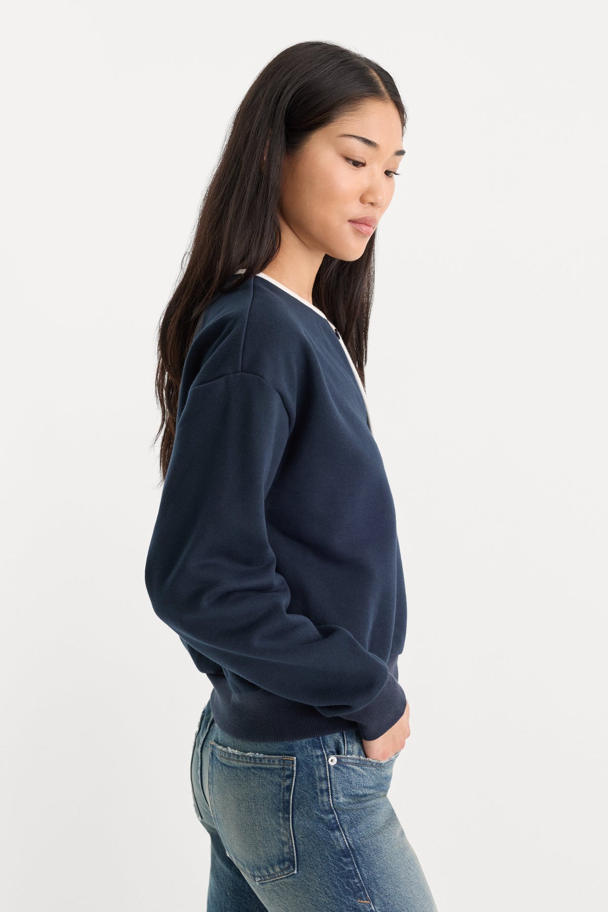 THE BRUSHED FLEECE HENLEY | NEW NAVY