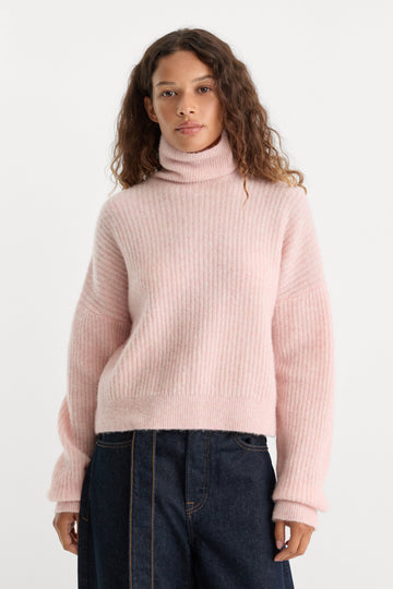 THE OVERSIZED TURTLENECK SWEATER | BLUSH