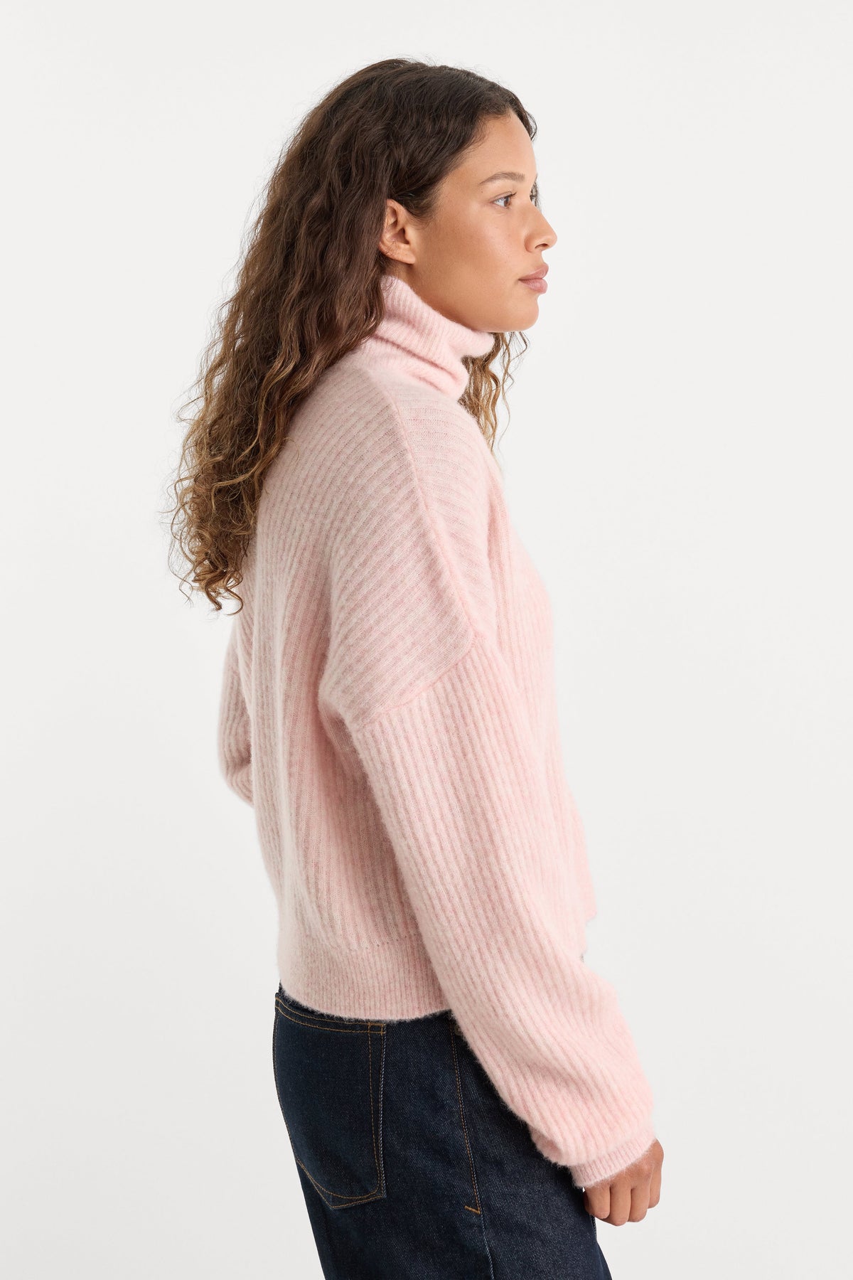 THE OVERSIZED TURTLENECK SWEATER | BLUSH