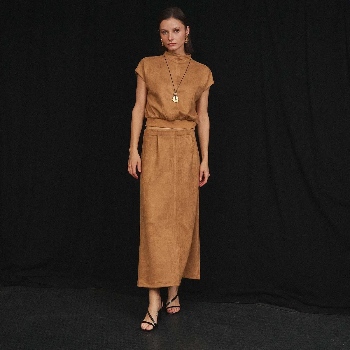 MOCK NECK STRETCH SUEDE TOP & SKIRT SET