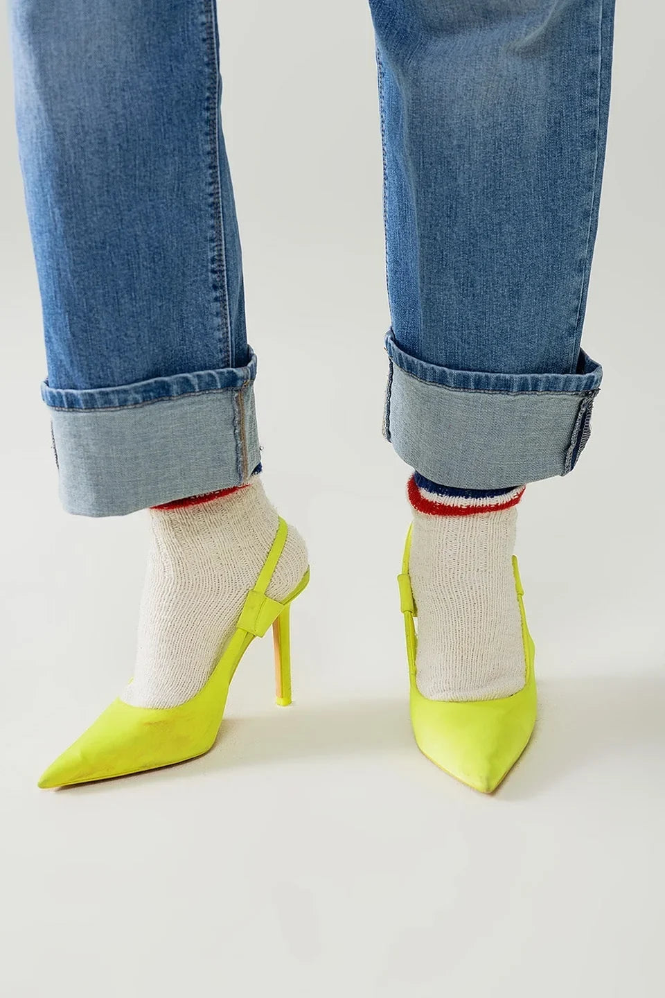 STRAIGHT FIT CUFFED JEANS WITH MID WASH