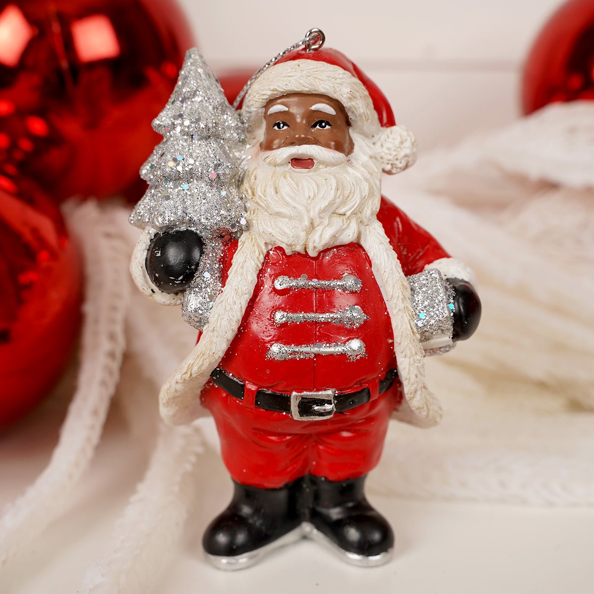 Heritage Santa With Tree