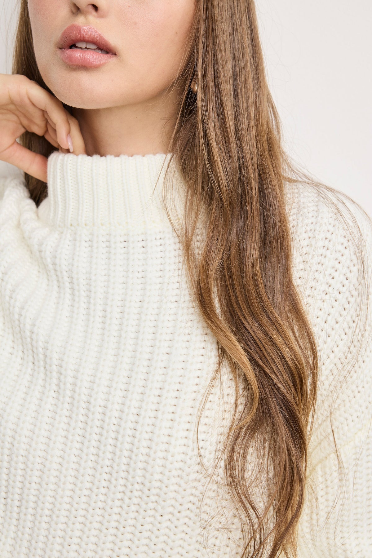 CHUNKY KNIT MOCK NECK SWEATER | IVORY003