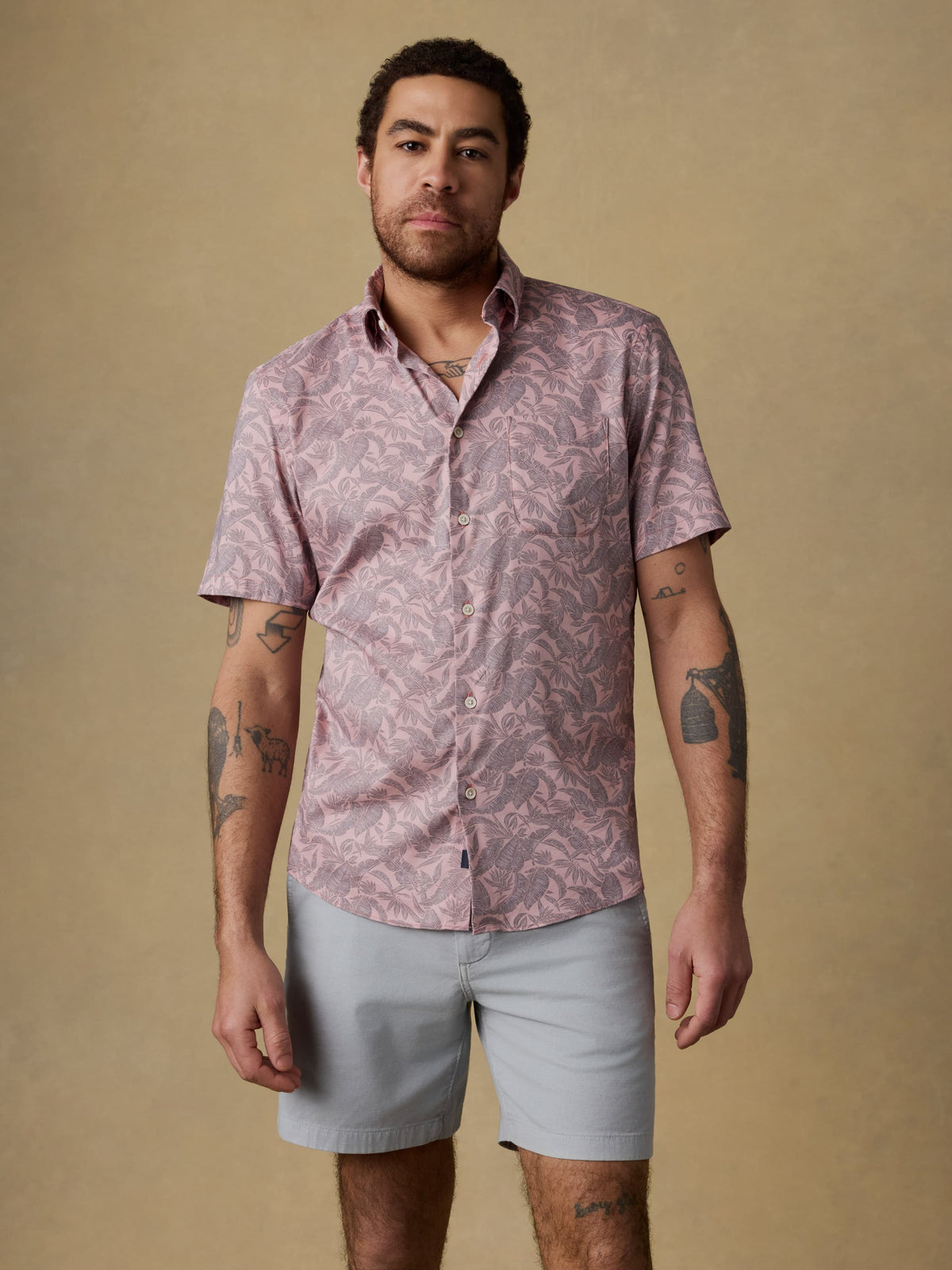 Short-Sleeve Movement Monterey Shirt - Mauve Tropic Foliage