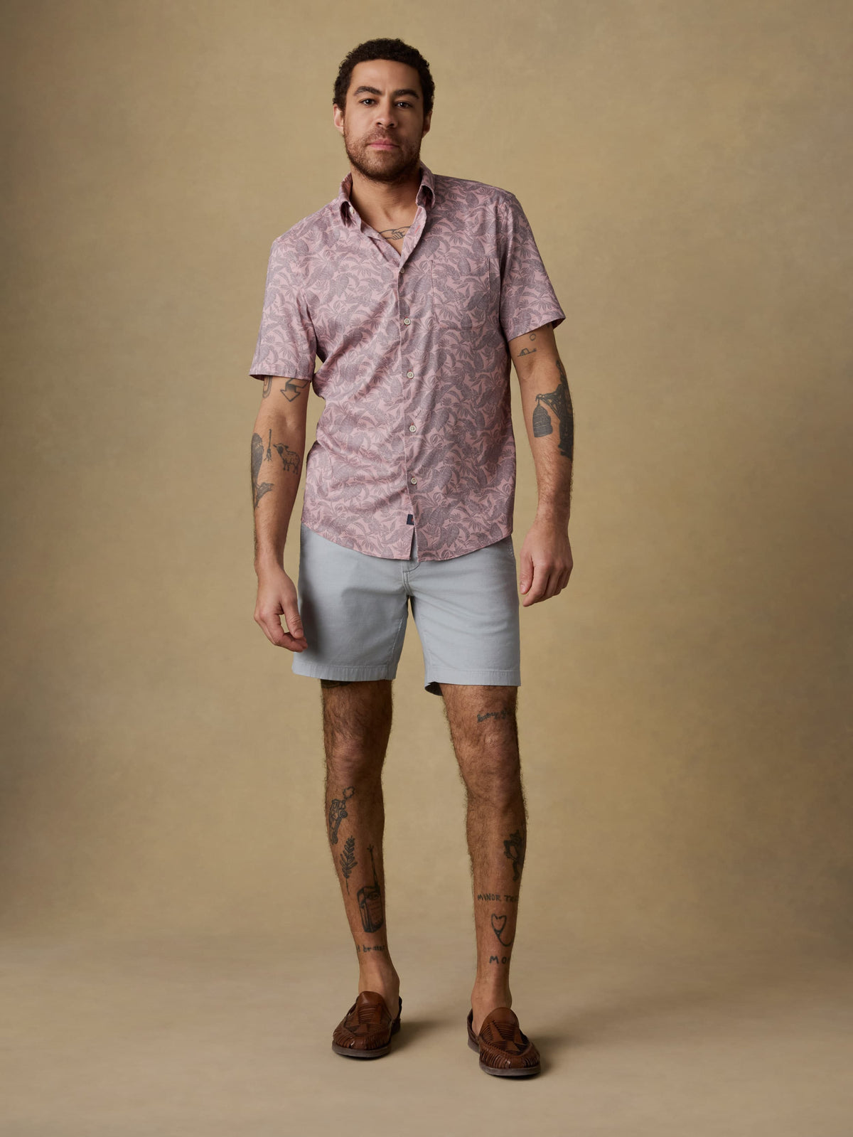 Short-Sleeve Movement Monterey Shirt - Mauve Tropic Foliage