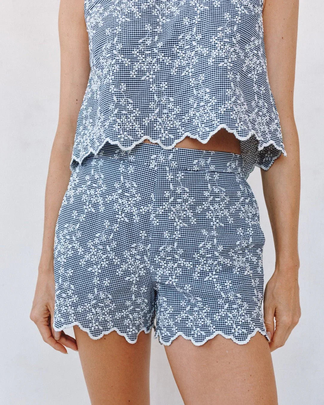 SCALLOP BORDER CATALINA SHORT