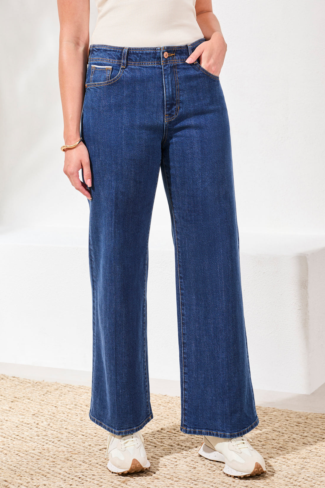 BROOKE HUGGING WIDE DENIM TROUSER
